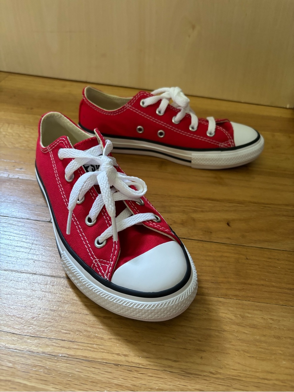 Converse Chuck Taylor All Star Low Top Sneakers Youth Size 1 Red Canvas NEW